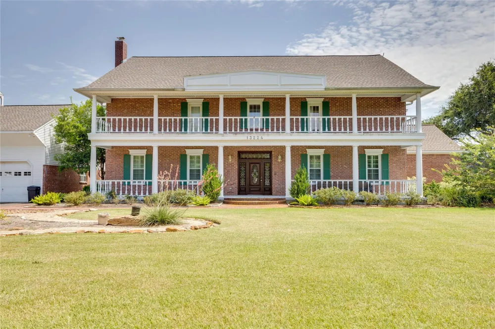 13224 Bay Place Drive Beach City, TX 77523