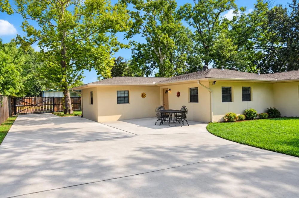 11620 Old Main Street Loop Road Houston, TX 77025