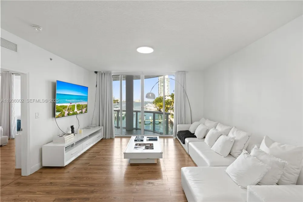 7918 Harbor Island Dr #212 North Bay Village, FL 33141