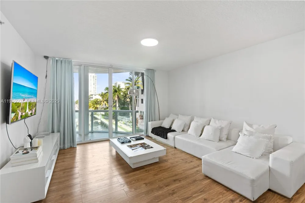 7918 Harbor Island Dr #212 North Bay Village, FL 33141