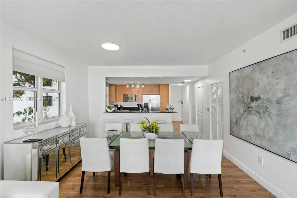 7918 Harbor Island Dr #212 North Bay Village, FL 33141