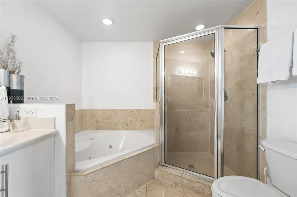 7918 Harbor Island Dr #212 North Bay Village, FL 33141