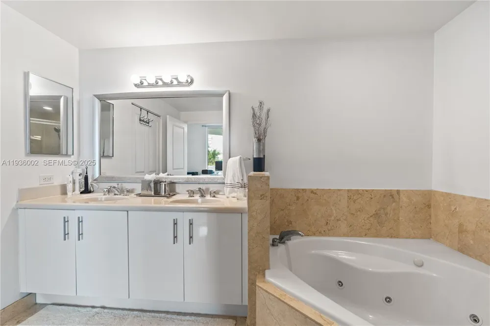 7918 Harbor Island Dr #212 North Bay Village, FL 33141