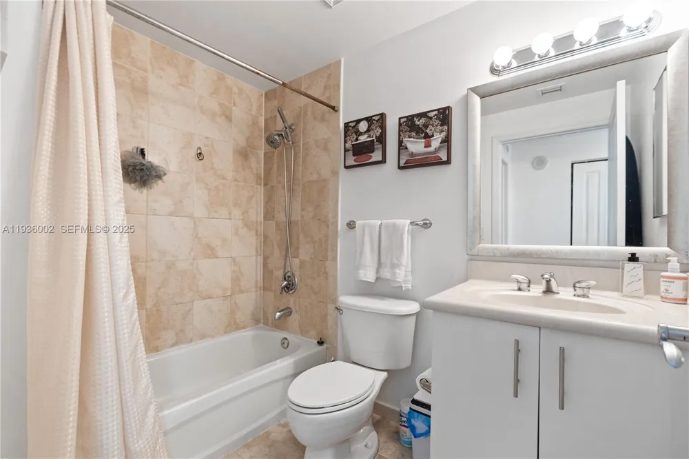 7918 Harbor Island Dr #212 North Bay Village, FL 33141