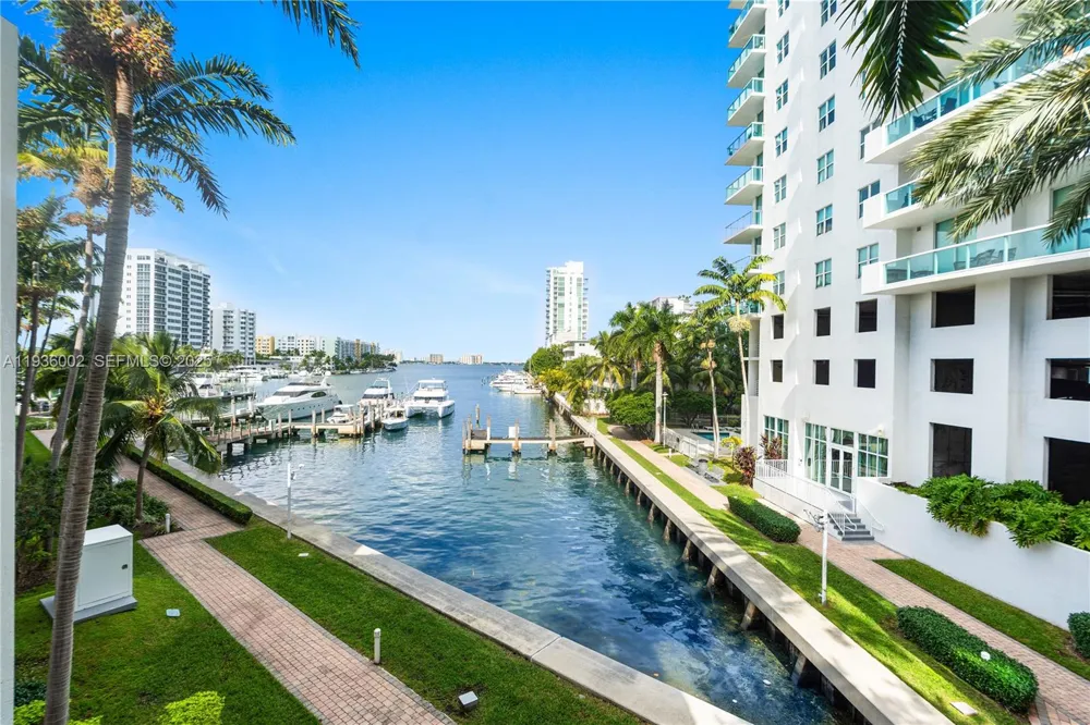 7918 Harbor Island Dr #212 North Bay Village, FL 33141