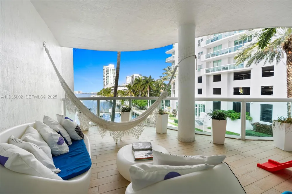 7918 Harbor Island Dr #212 North Bay Village, FL 33141