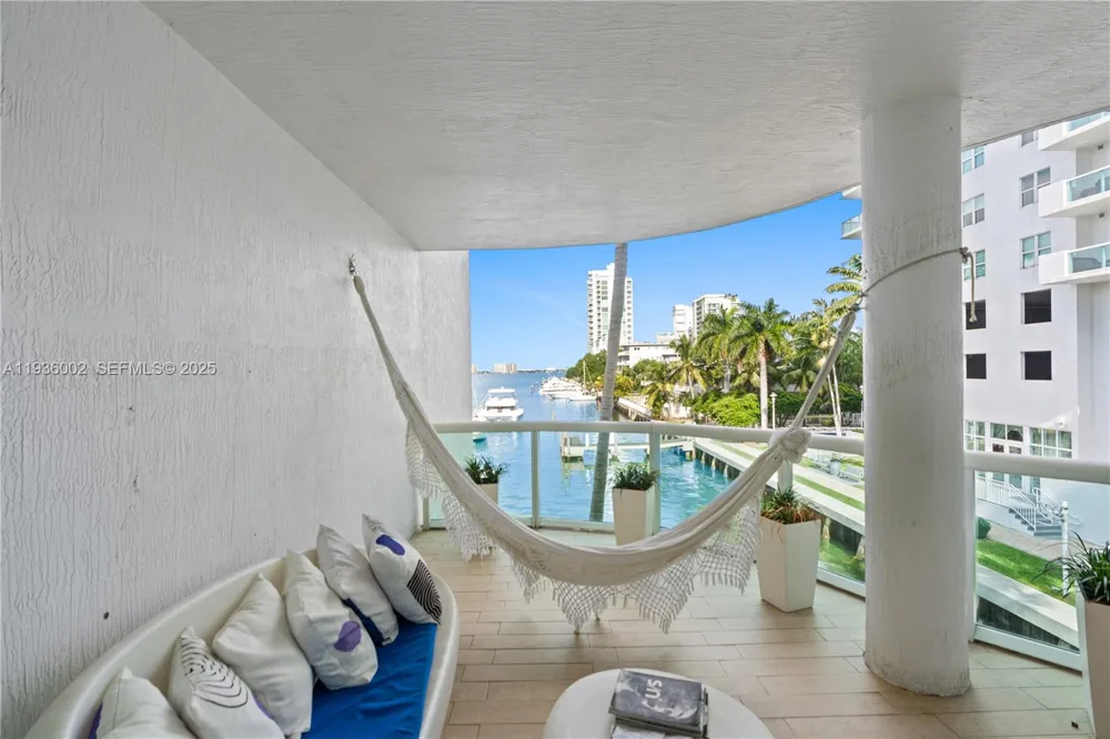 7918 Harbor Island Dr #212 North Bay Village, FL 33141