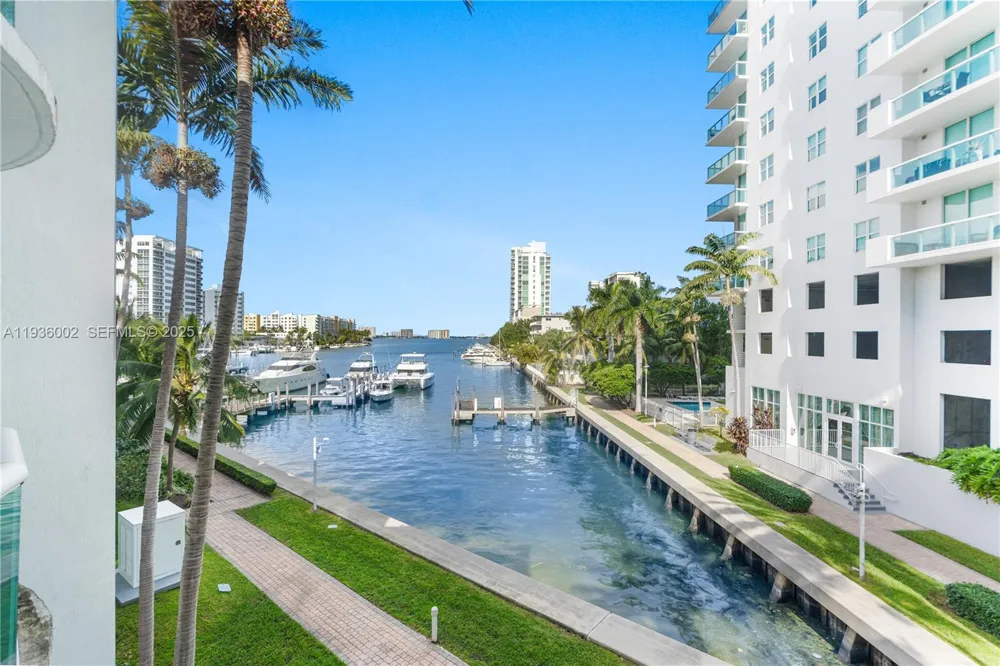 7918 Harbor Island Dr #212 North Bay Village, FL 33141