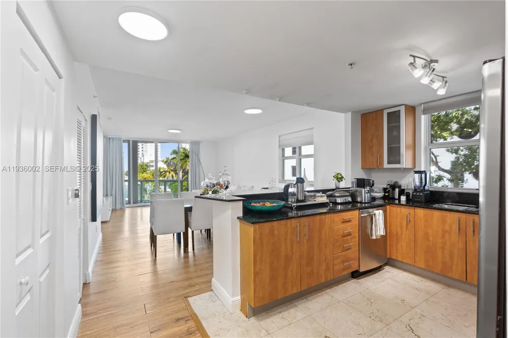 7918 Harbor Island Dr #212 North Bay Village, FL 33141