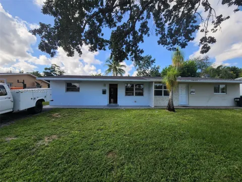 9438 SW 51st St
