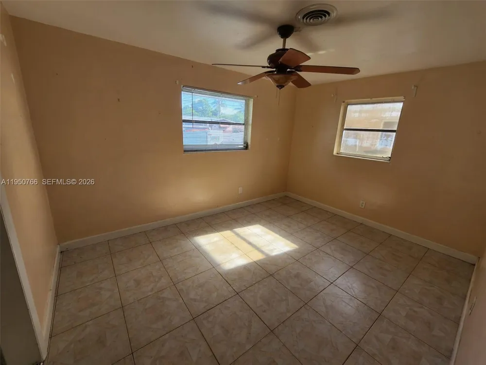 9438 SW 51st St Cooper City, FL 33328