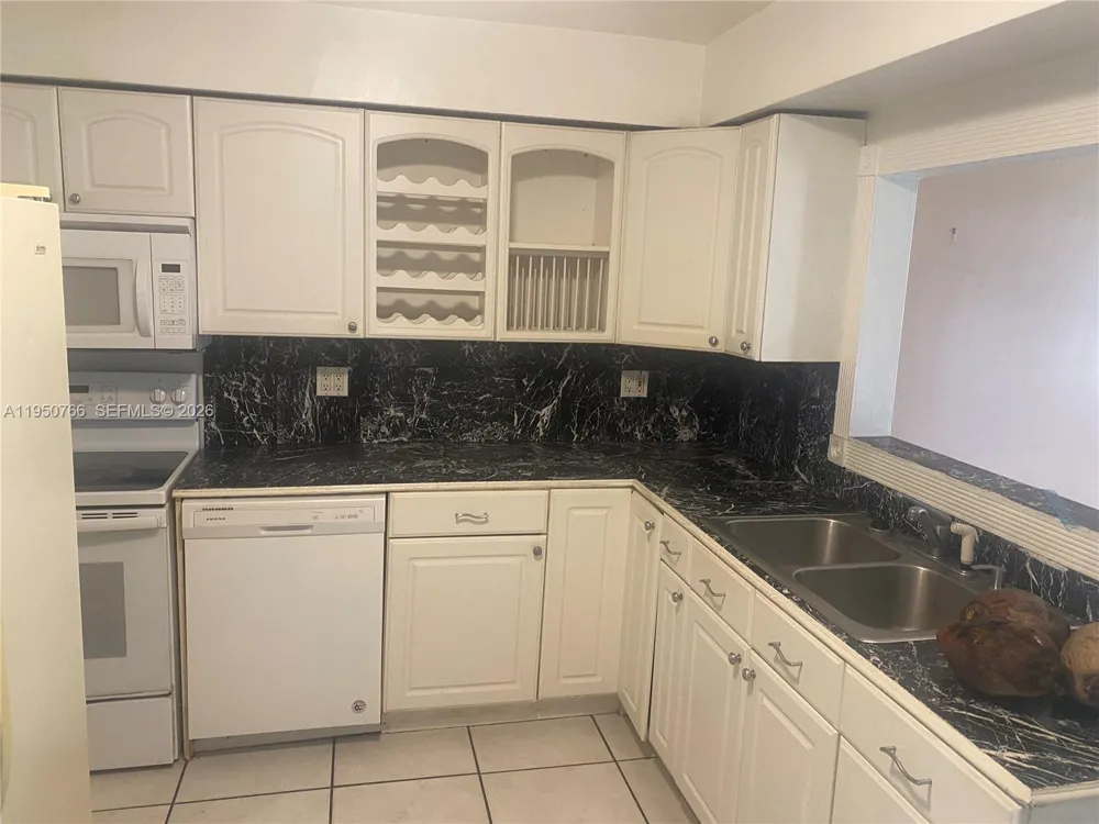 9438 SW 51st St Cooper City, FL 33328