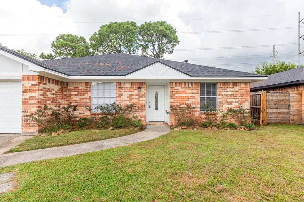 8502 Lynwood Lane Port Arthur, TX 77642