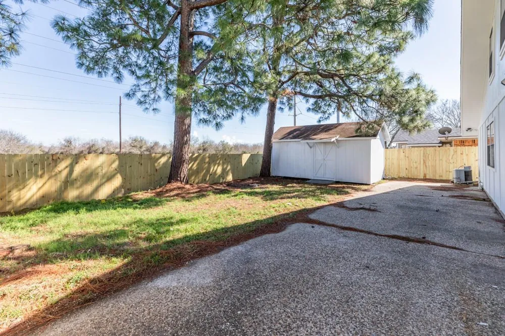8502 Lynwood Lane Port Arthur, TX 77642