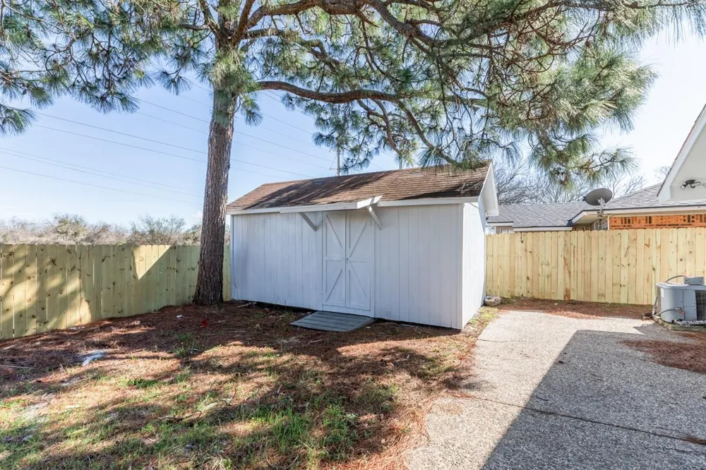 8502 Lynwood Lane Port Arthur, TX 77642