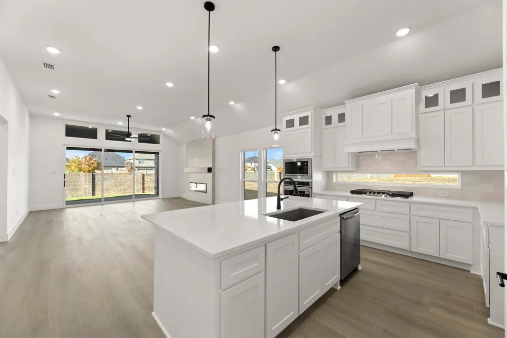 2136 Valencia Drive Little Elm, TX 75068
