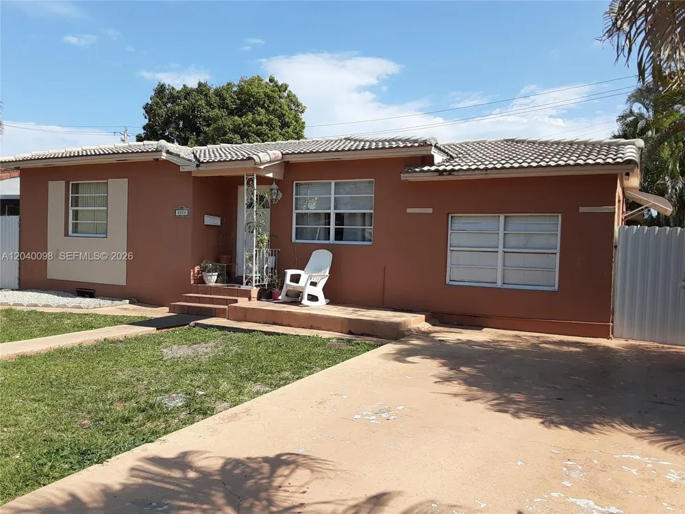 4074 NW 4th St Miami, FL 33126