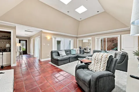 419 E Fair Harbor Lane