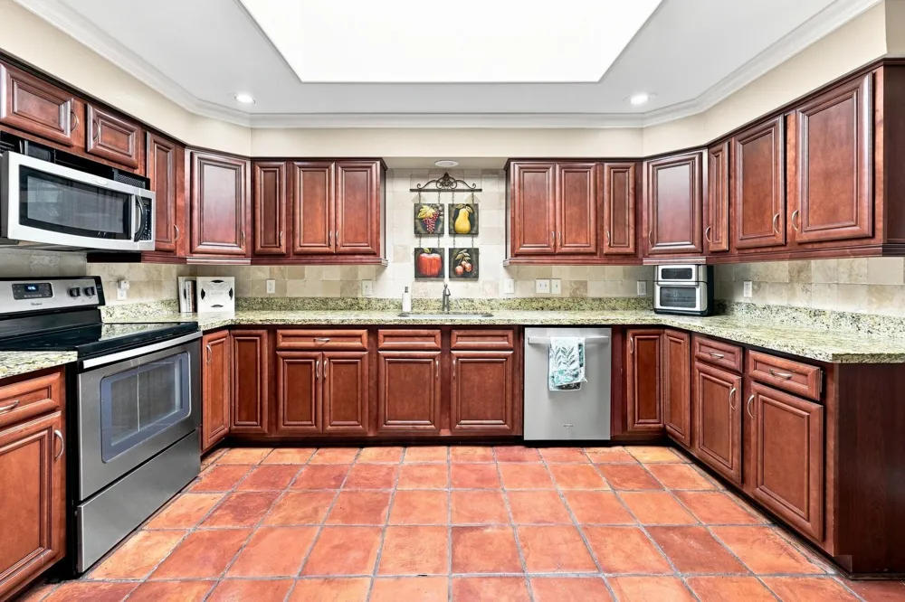 419 E Fair Harbor Lane Houston, TX 77079