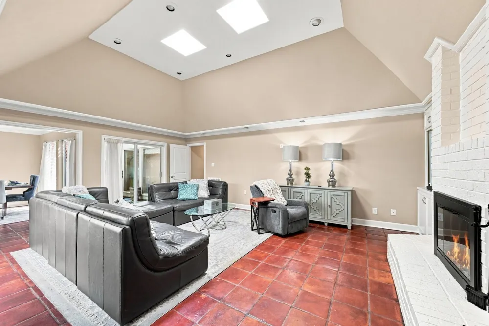 419 E Fair Harbor Lane Houston, TX 77079
