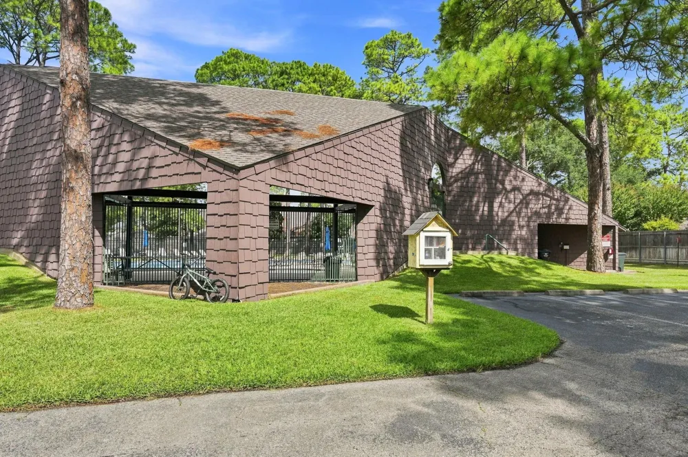 419 E Fair Harbor Lane Houston, TX 77079