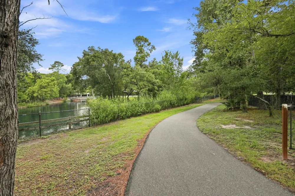 419 E Fair Harbor Lane Houston, TX 77079