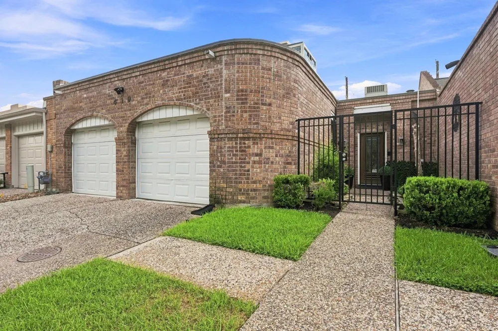419 E Fair Harbor Lane Houston, TX 77079