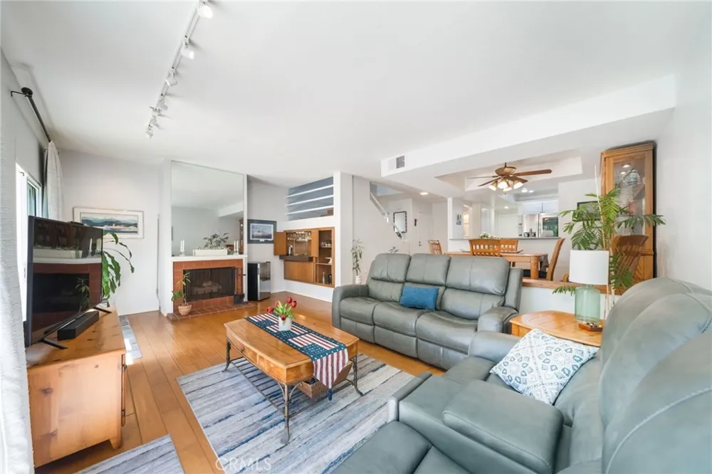 3256 Sparkler Huntington Beach, CA 92649