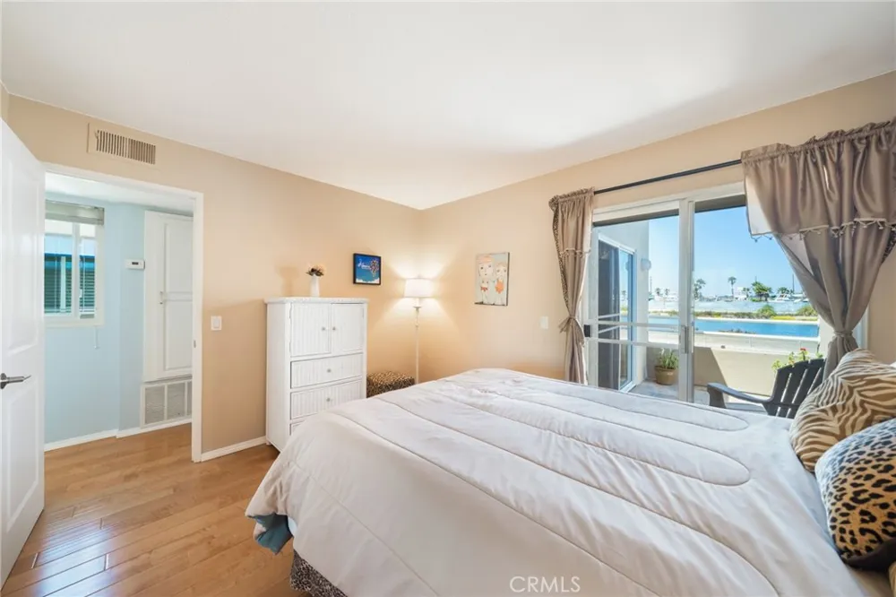 3256 Sparkler Huntington Beach, CA 92649