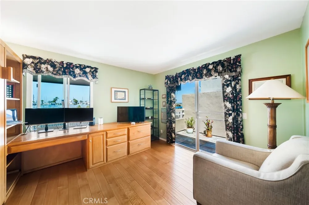 3256 Sparkler Huntington Beach, CA 92649