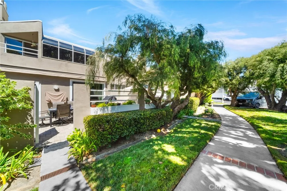 3256 Sparkler Huntington Beach, CA 92649