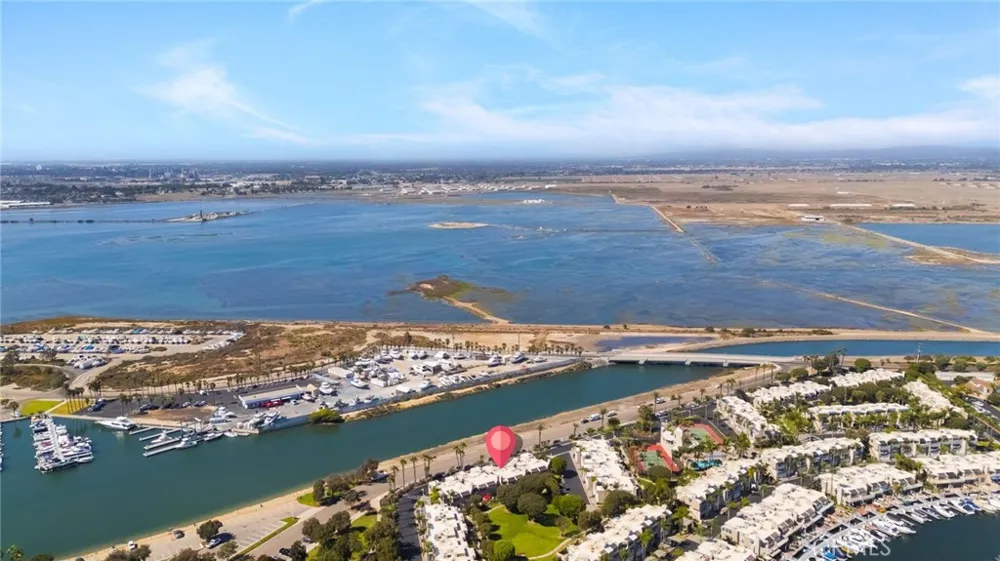 3256 Sparkler Huntington Beach, CA 92649
