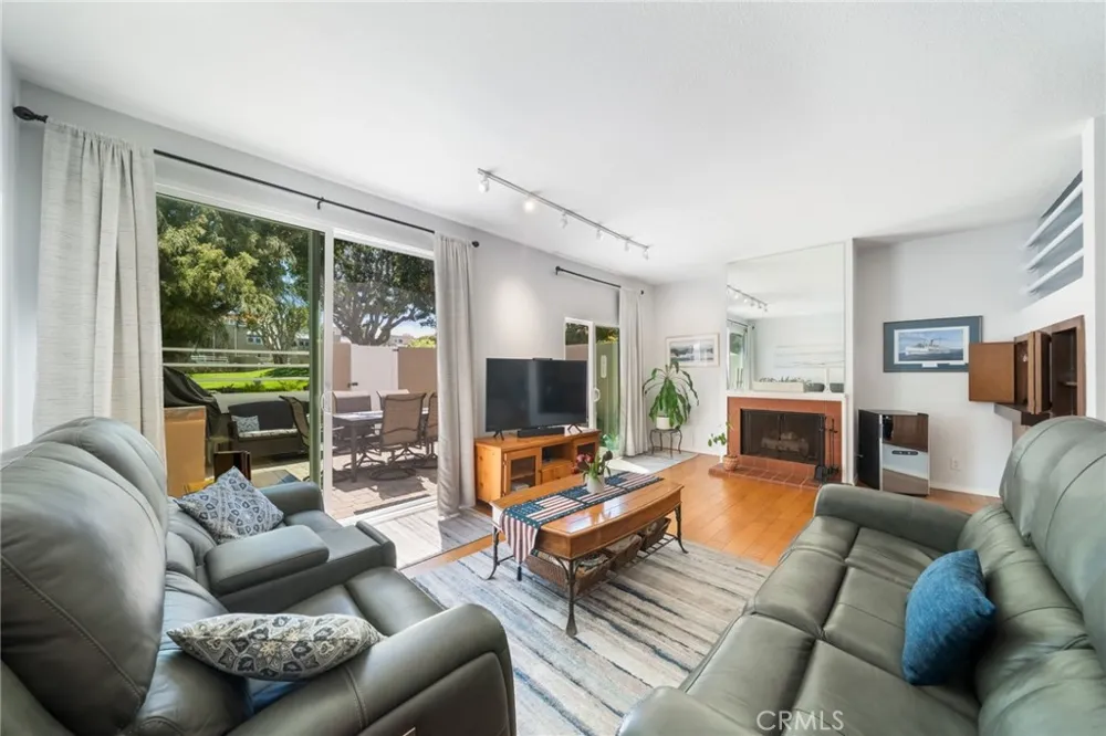 3256 Sparkler Huntington Beach, CA 92649