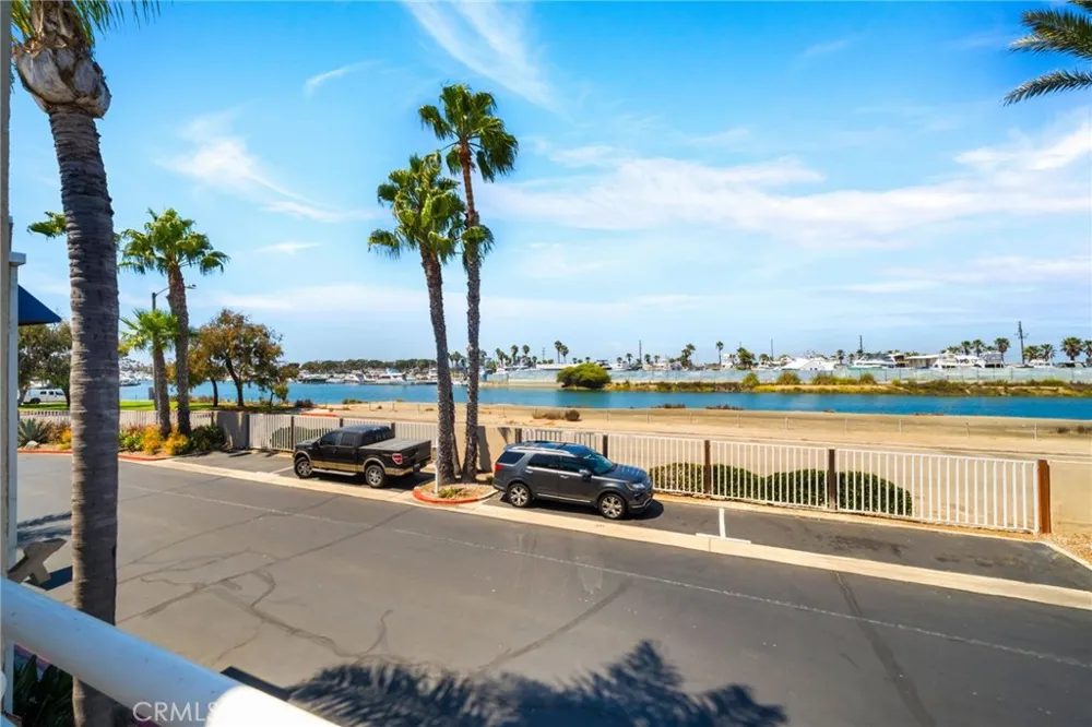 3256 Sparkler Huntington Beach, CA 92649