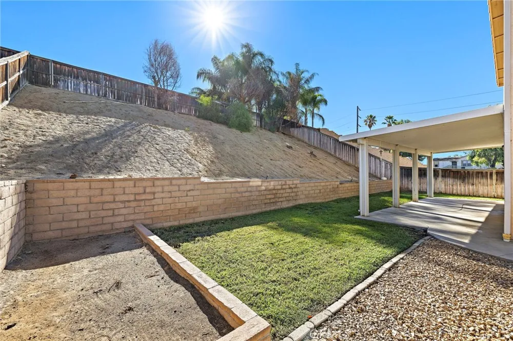 22009 Blondon Court Wildomar, CA 92595