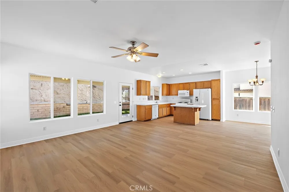 22009 Blondon Court Wildomar, CA 92595
