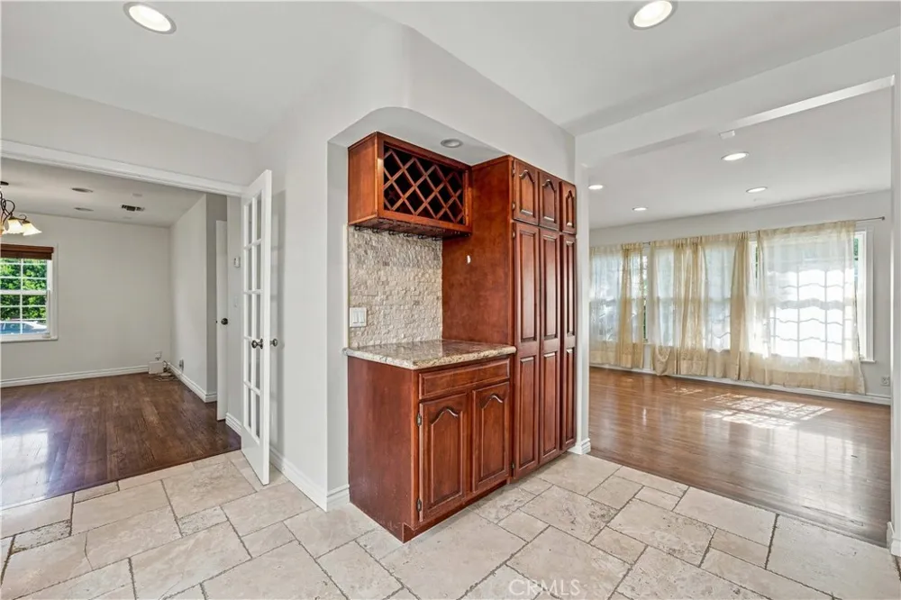5017 Rubio Avenue Encino, CA 91436