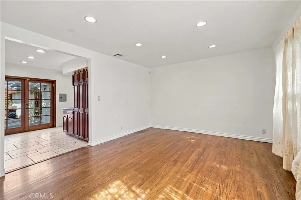 5017 Rubio Avenue Encino, CA 91436