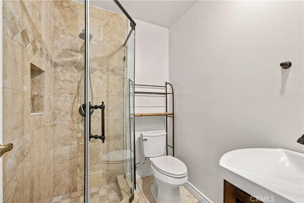 5017 Rubio Avenue Encino, CA 91436