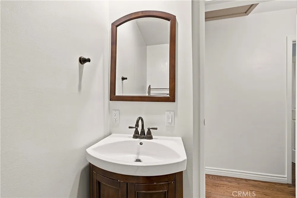 5017 Rubio Avenue Encino, CA 91436