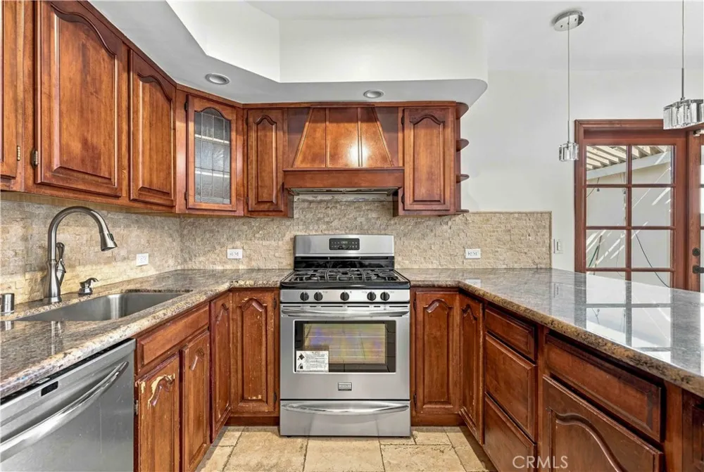 5017 Rubio Avenue Encino, CA 91436