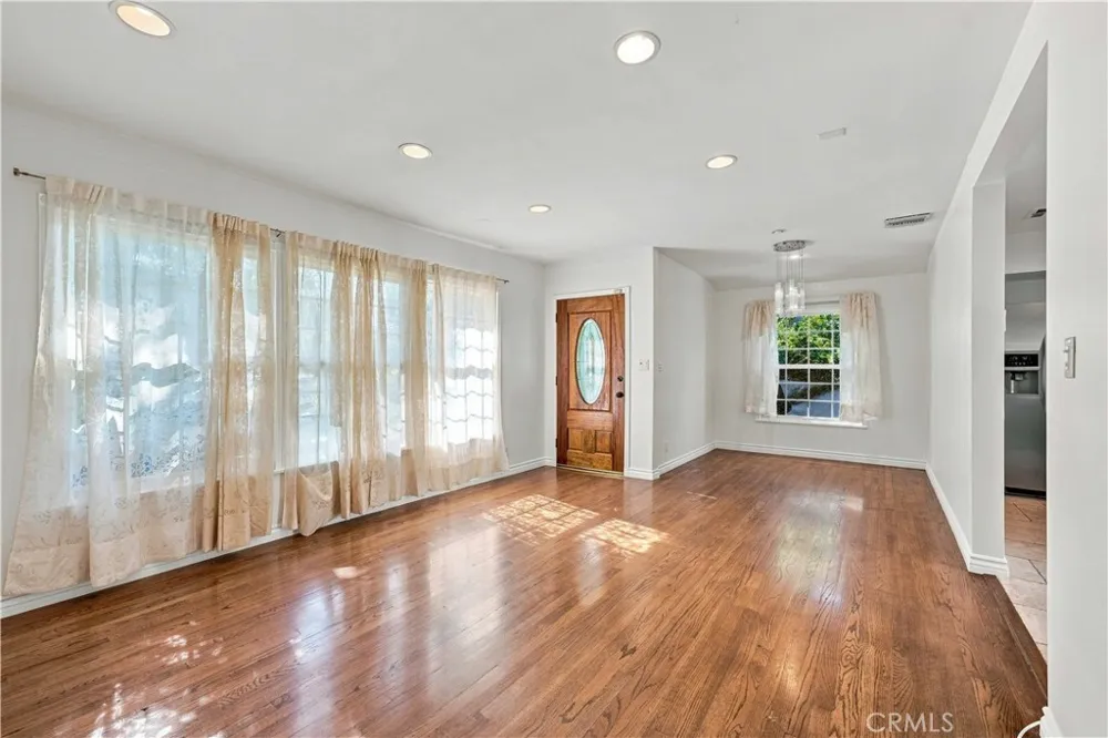 5017 Rubio Avenue Encino, CA 91436