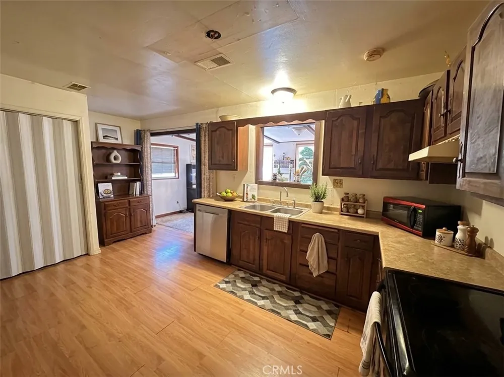3096 Lakeview Drive Nice, CA 95464