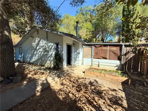 3096 Lakeview Drive