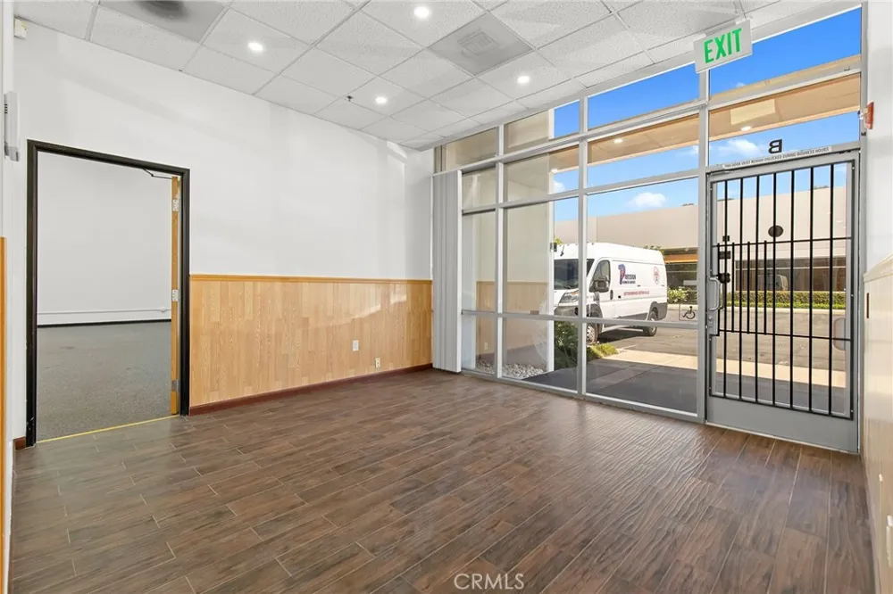 11264 Monarch Garden Grove, CA 92841