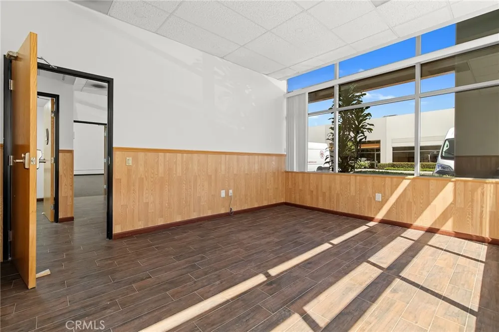 11264 Monarch Garden Grove, CA 92841