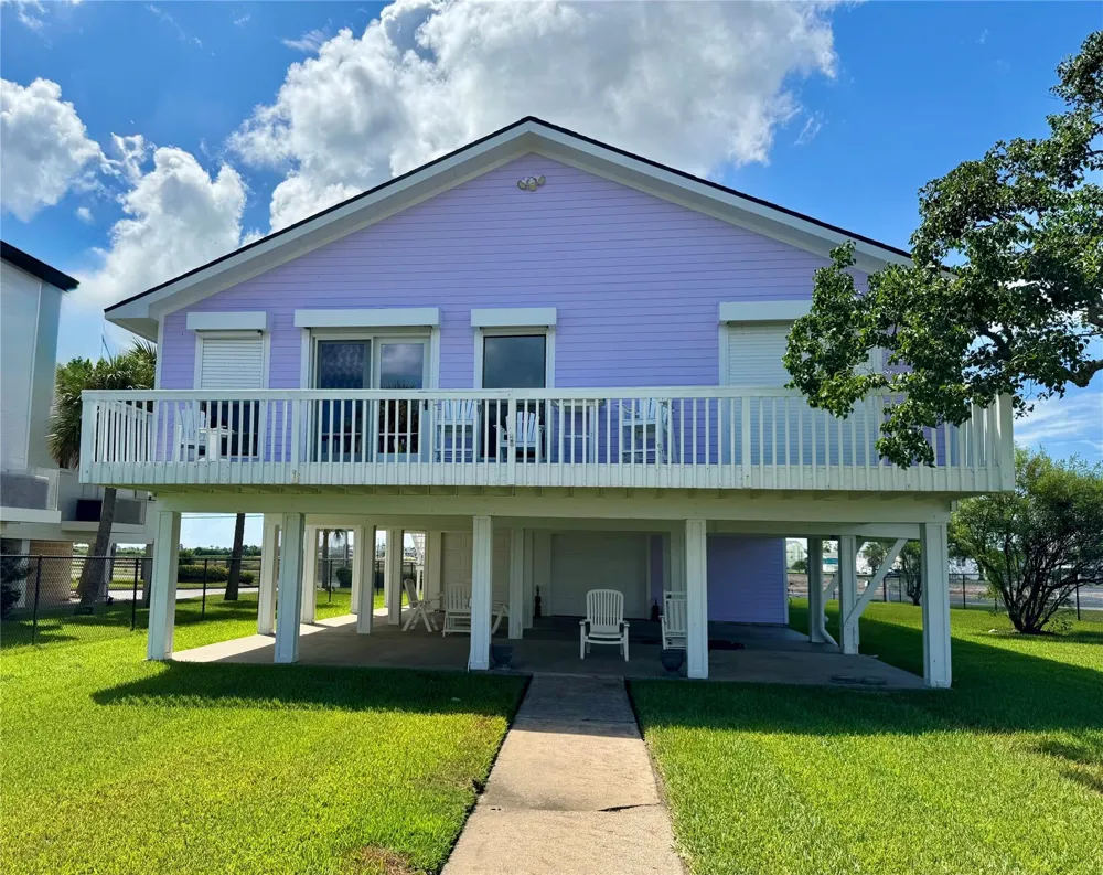 9920 Airways Lane Galveston, TX 77554