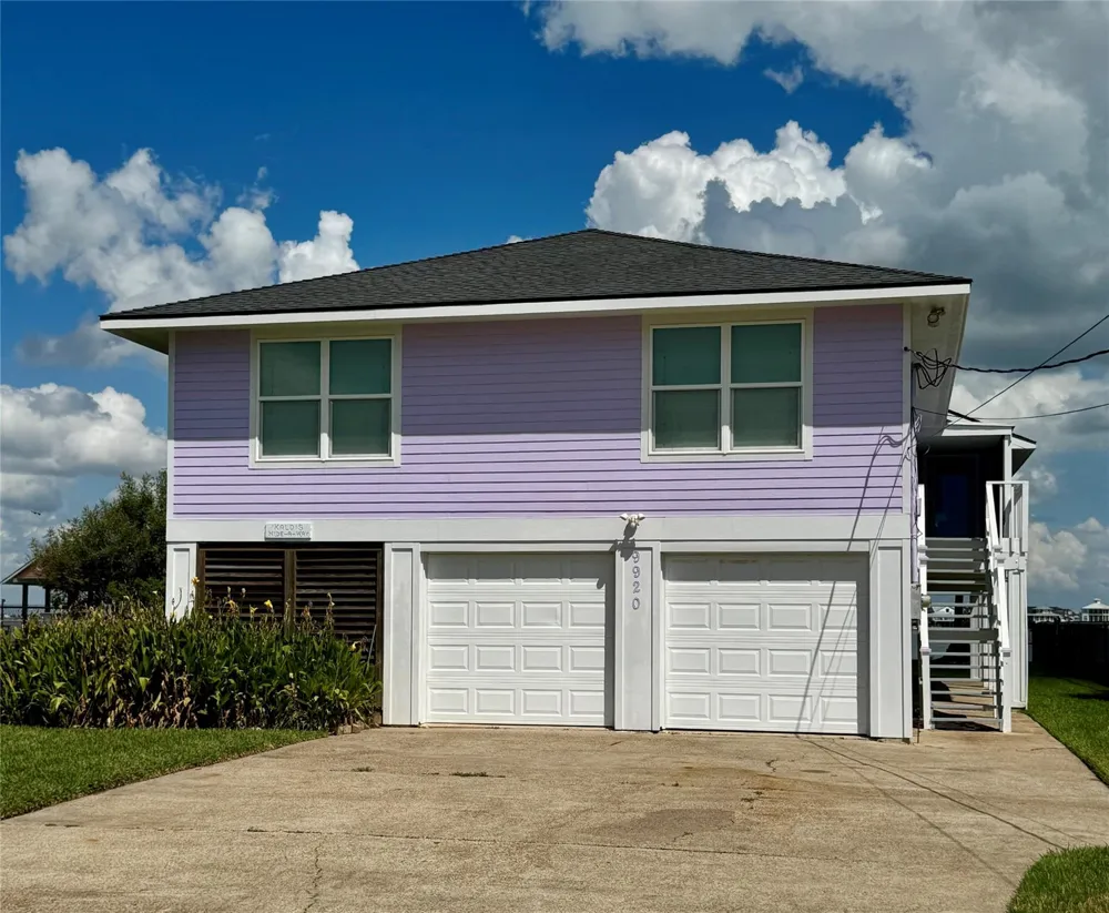 9920 Airways Lane Galveston, TX 77554