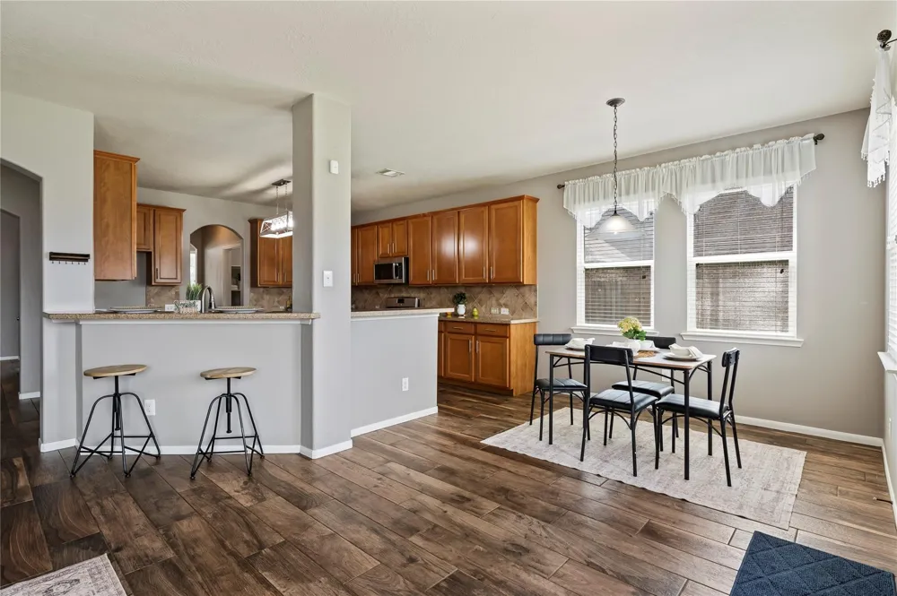 9611 Indian Trail Mont Belvieu, TX 77523