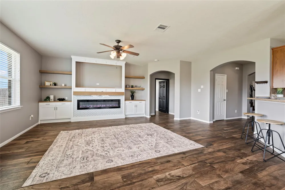 9611 Indian Trail Mont Belvieu, TX 77523